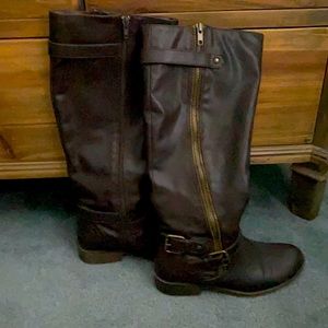 Women’s 6.5 Brown Boots…